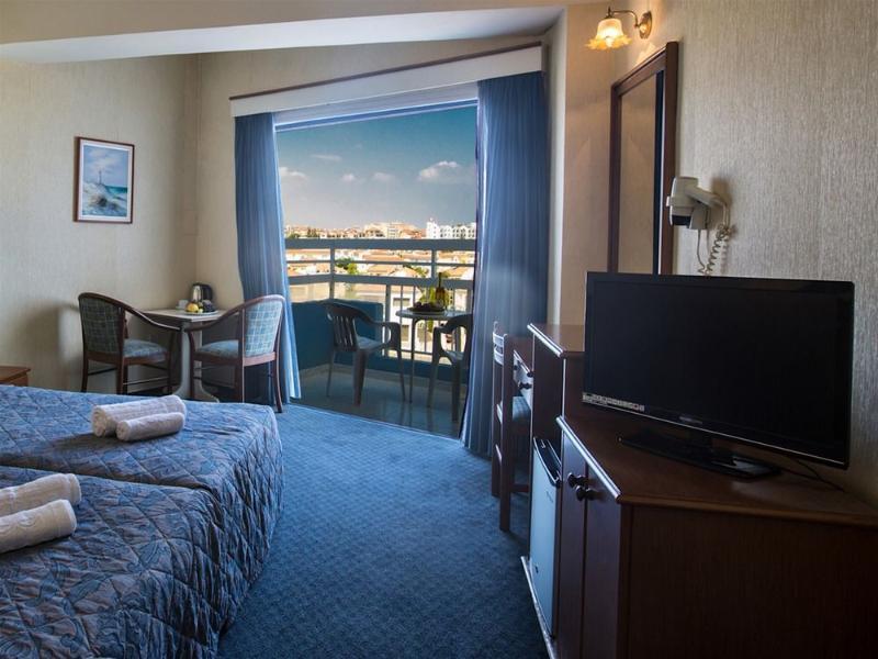 Polycarpia Hotel Pernera Ngoại thất bức ảnh